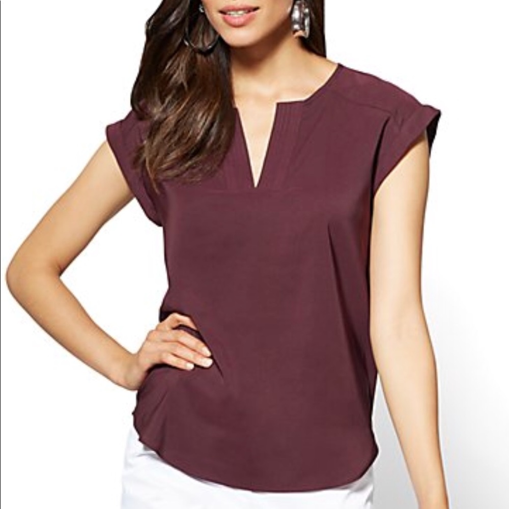 Noveau green v neck blouse